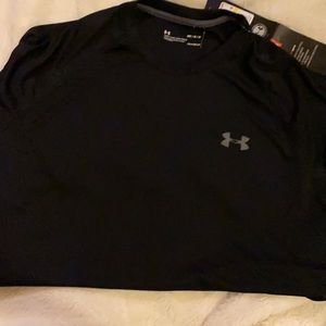 Black Under armor shirt
